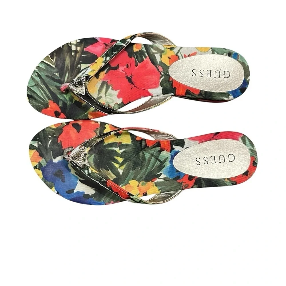 Guess tropical floral flip flop sandals 7.5